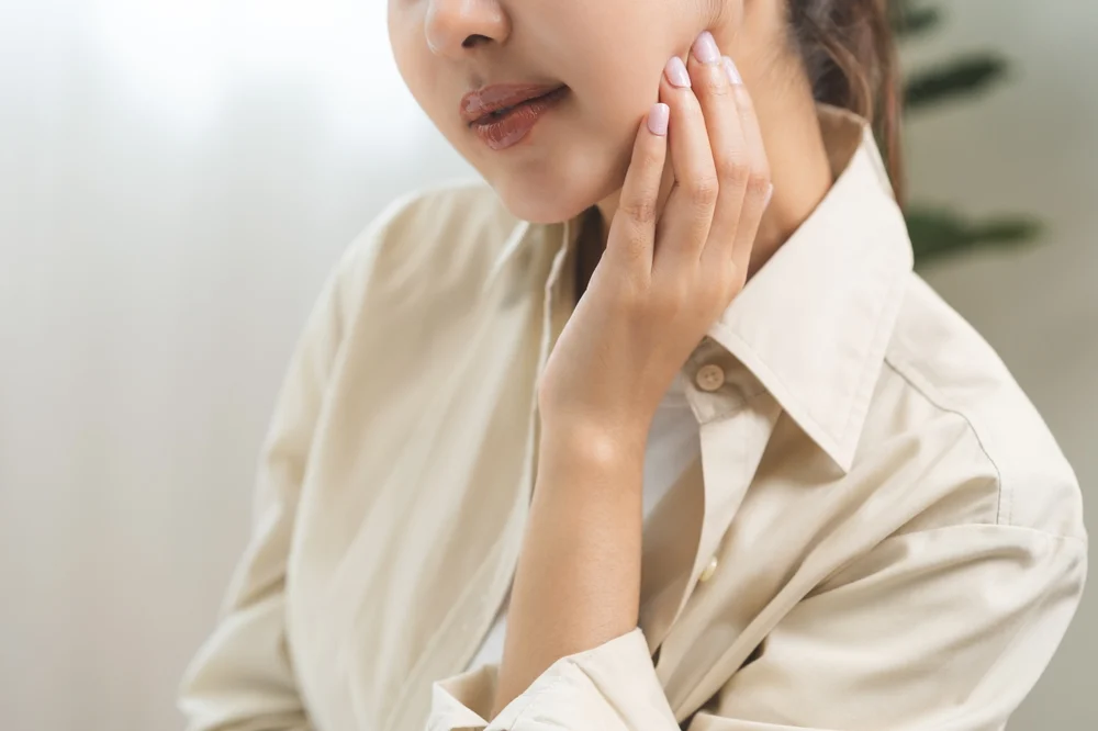 Nadwrażliwość zębów – co ją powoduje i jak ją leczyć?